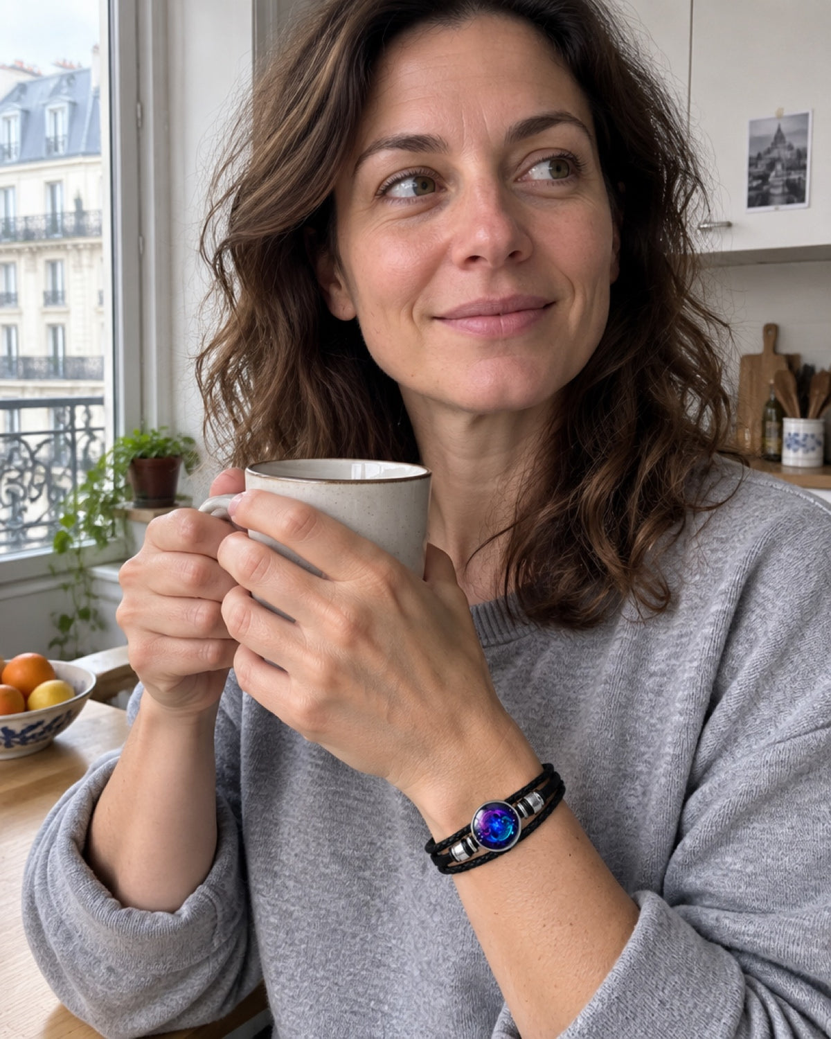 Bracelet Abondance Kaldor — cuir tressé & médaillon du signe
